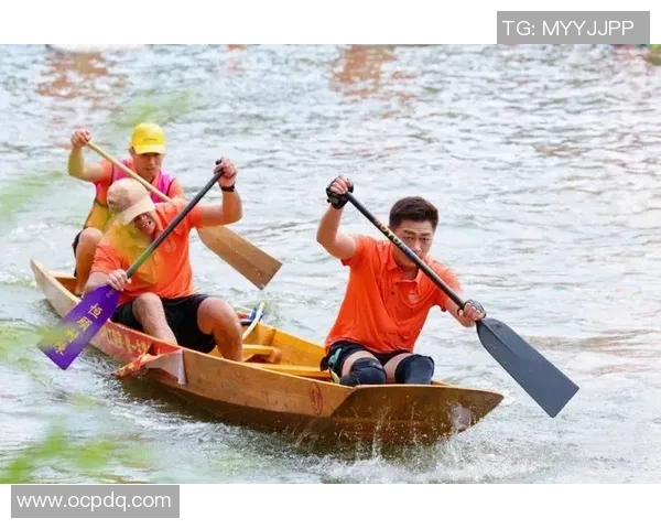 香港足球明星热情参与传统活动共庆端午节划龙舟展现团结精神与运动魅力